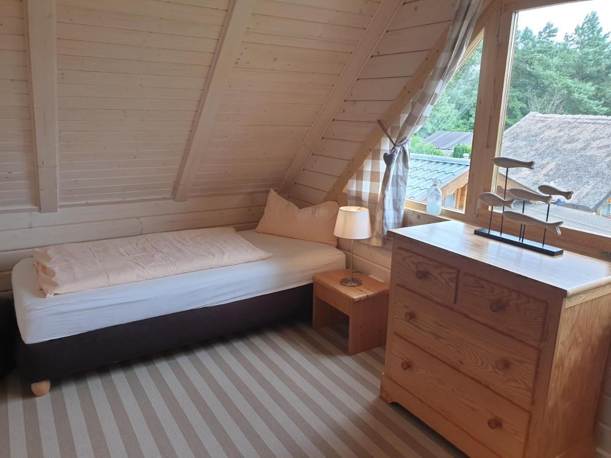 Villa Blockhaus - De Luet Holt Hus Born Esterno foto